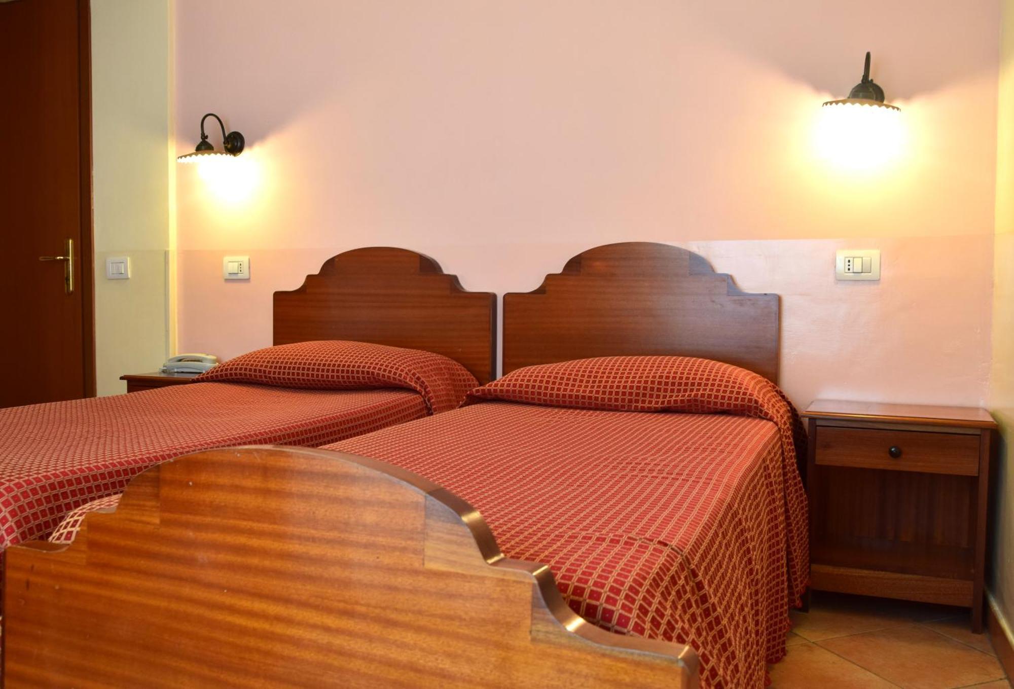 Hotel Ristorante Benigni Campagnano Di Roma Buitenkant foto