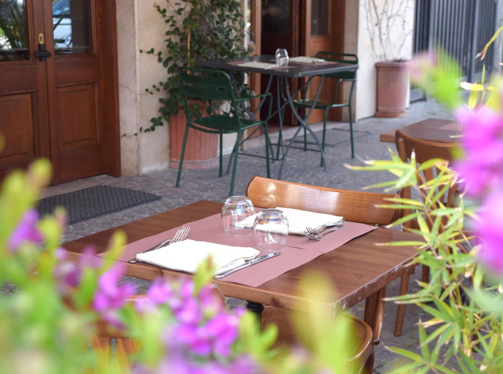 Hotel Ristorante Benigni Campagnano Di Roma Buitenkant foto
