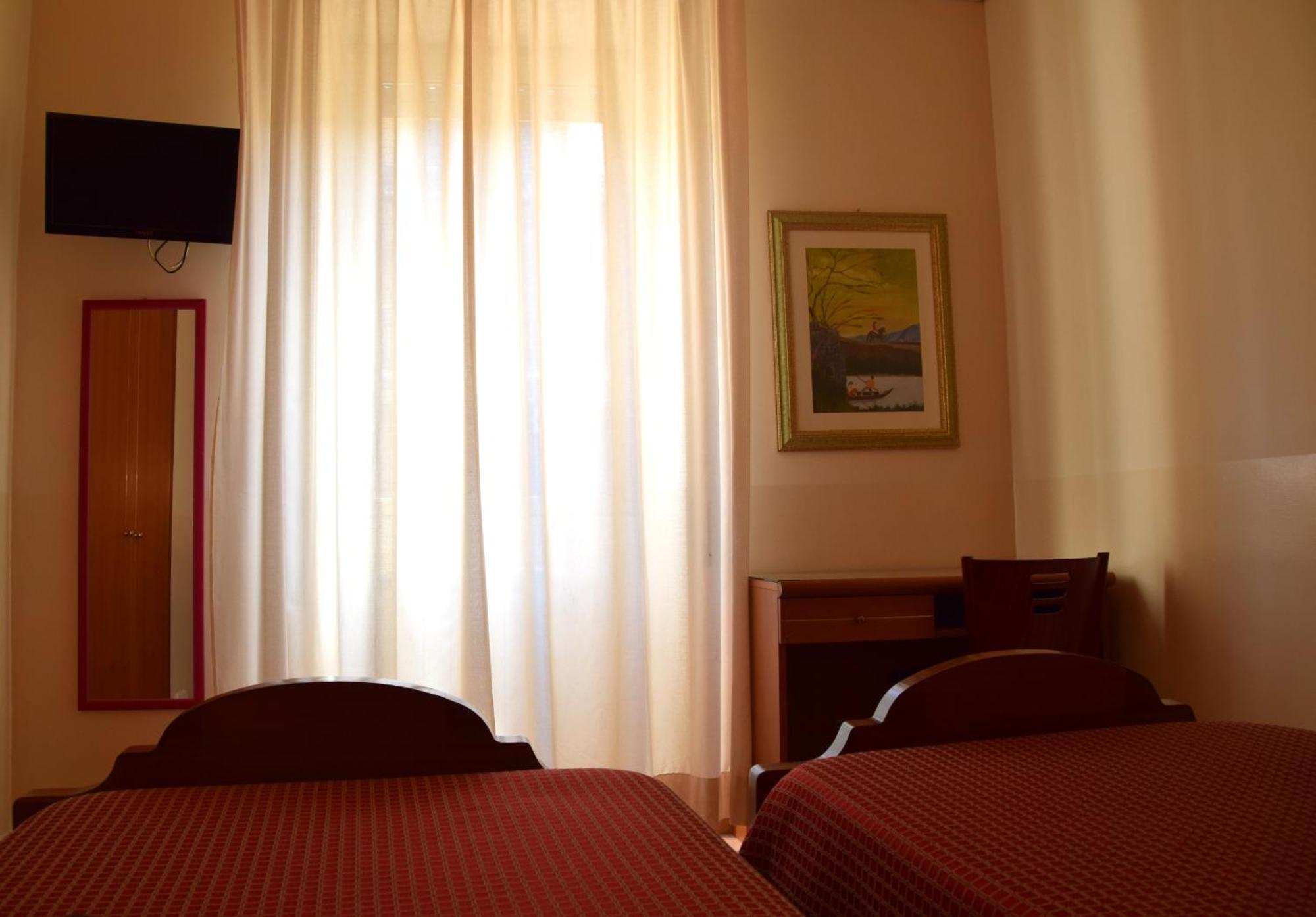 Hotel Ristorante Benigni Campagnano Di Roma Buitenkant foto